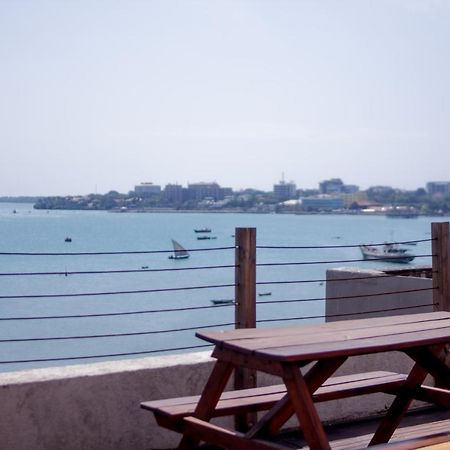 Amverton Bay View Dar es Salaam Buitenkant foto